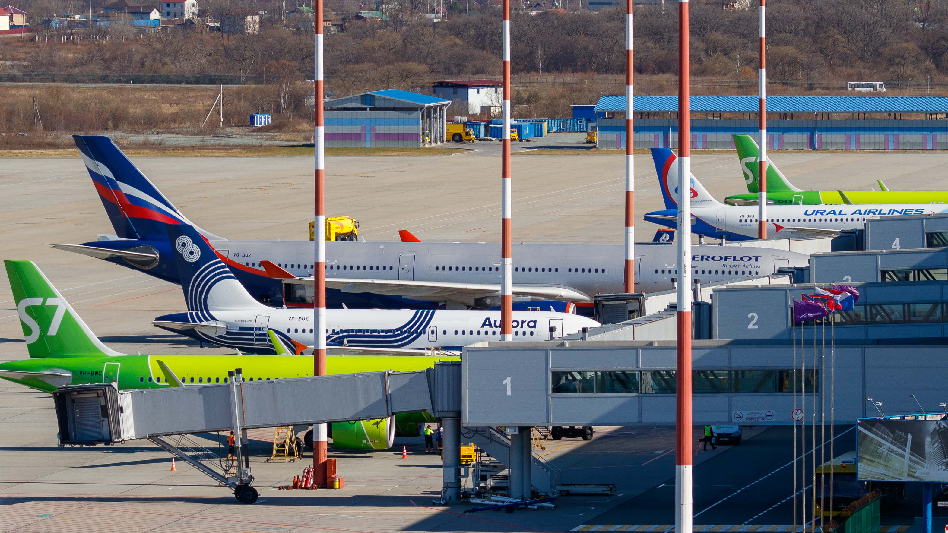 В аэропорту "Владивосток" открылись рейсы в Крым