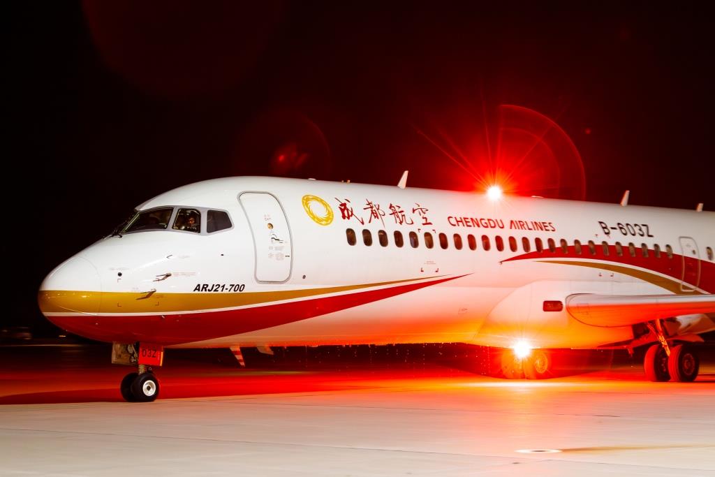 Аэропорт Владивосток торжественно встретил китайский рейс авиакомпании Chengdu Airlines