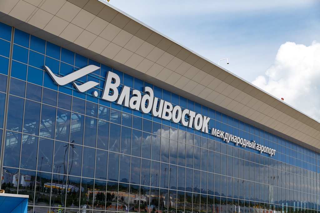 Международный аэропорт Владивосток организовал экскурсию для детей участников СВО